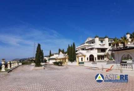 Foto Villa unifamiliare in Località Campanaro, Itri Centro di 2998 m²