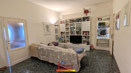 Foto Appartamento a Cerreto Guidi Centro di 100 m² con 5 locali in vendita