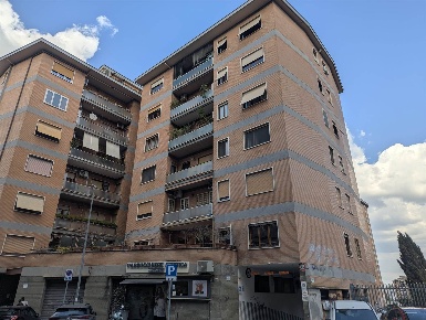 Foto Garage in Umberto Moricca 32, Roma Baldo degli Ubaldi di 17 m²