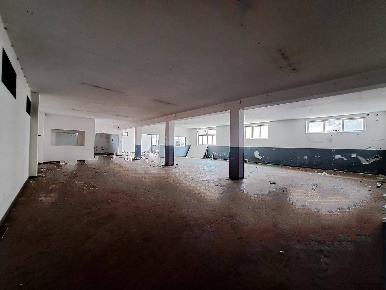 Foto Locale commerciale in Via Richiello, Viterbo Villanova - Riello