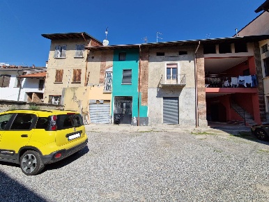 Foto Casa indipendente in Via Manzoni 4, Cogliate Centro di 66 m²