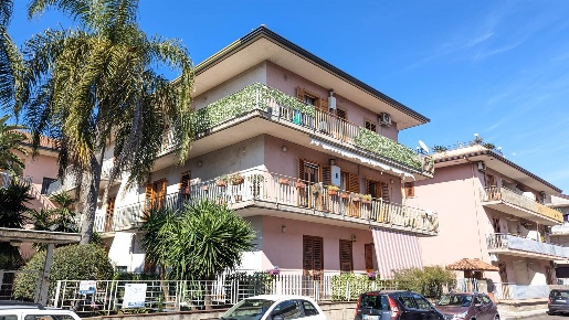 Foto Appartamento in VIA SALVO D'ACQUISTO 22, Aci Catena Centro di 113 m²