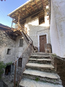 Foto Casa indipendente in Frazione Prouve, Arnad Centro di 154 m²