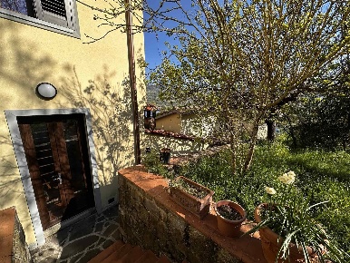 Foto Appartamento a Pelago di 150 m² con 4 locali in vendita
