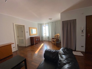 Foto Appartamento in Via Annunciata 9, Desenzano del Garda Centro Storico