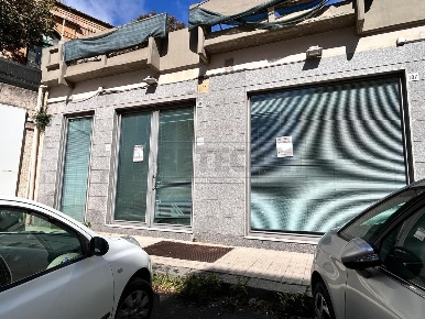 Foto Locale commerciale in Via Pier Maria Rosso di San Secondo 107, Centro