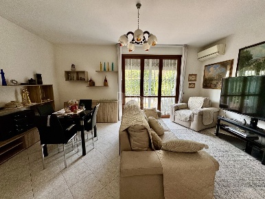 Foto Casa indipendente in Via Col di Lana 7, Rovigo Tassina di 194 m²