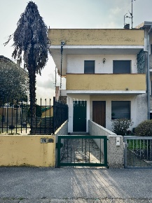 Foto Ufficio a Lusia di 55 m² con 2 locali in vendita