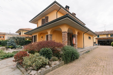 Foto Villa unifamiliare in Via Giovanni Falcone 5, Stroppiana di 162 m²