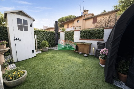 Foto Villa a schiera in viale matteo maria boiardo, Ravenna di 55 m²