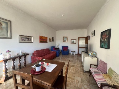Foto Appartamento in Via delle Panche 50, Firenze di 120 m² con 6 locali