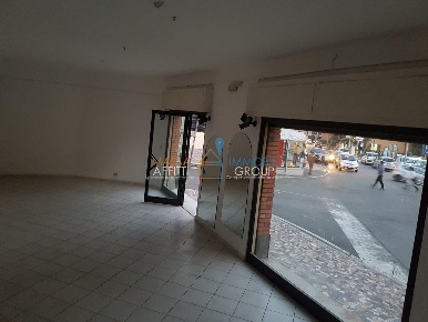 Foto Locale commerciale in Via Don Minzoni 10, Massa Castagnola di 55 m²