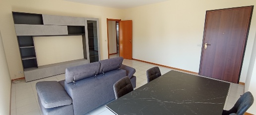 Foto Appartamento a Ragusa di 100 m² con 5 locali in affitto