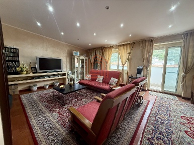 Foto Attico in Via Traiano, Terracina Centro di 177 m² con 4 locali