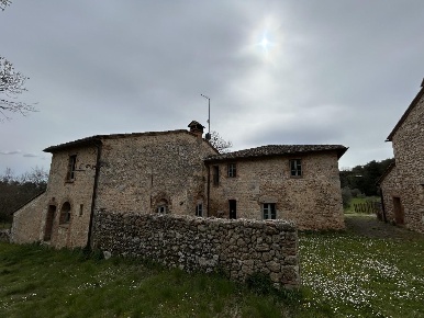 Foto Casale a Monteriggioni di 375 m² con 10 locali in vendita