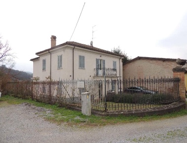 Foto Appartamento a Codevilla Centro di 328 m² con 12 locali in vendita