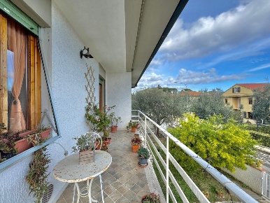 Foto Villa bifamiliare a Peccioli di 145 m² con 5 locali in vendita