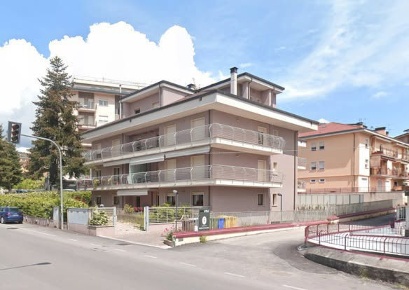 Foto Appartamento in Via Beato Cesidio 55, L'Aquila di 138 m² con 5 locali