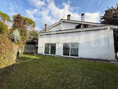 Foto Villa unifamiliare in Via Villetta in via Galeno di Pergamo 17, Terni