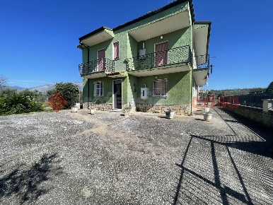 Foto Appartamento in Via Don Guido Loce 13, Minturno Centro di 101 m²