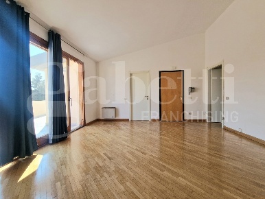 Foto Appartamento in Via dettori 8, Sestu di 100 m² con 5 locali in vendita