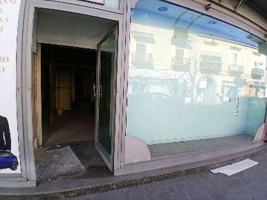 Foto Locale commerciale in campano, Qualiano di 61 m² con 2 locali
