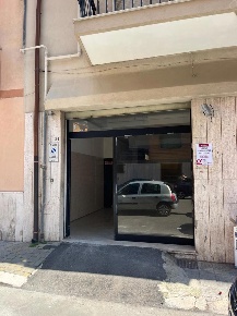 Foto Negozio in Via Grazia Balsamo 54, Brindisi Cappuccini di 118 m²