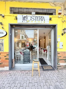 Foto Negozio in Via dei lauri 140, Aprilia Centro di 97 m² con 2 locali