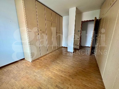 Foto Appartamento in Via ABRUZZO SNC, Castelfranco Veneto di 185 m²
