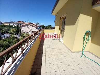 Foto Villa bifamiliare a Coriano di 216 m² con 4 locali in vendita