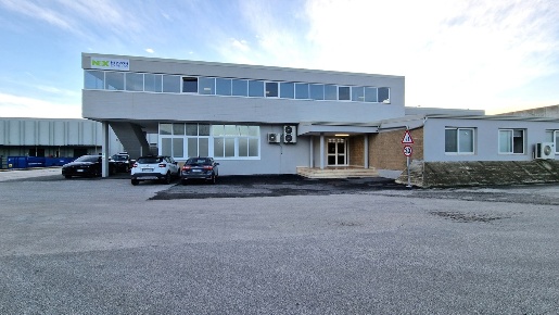 Foto Ufficio in Via Appia Antica 47, San Nicola la Strada di 420 m²