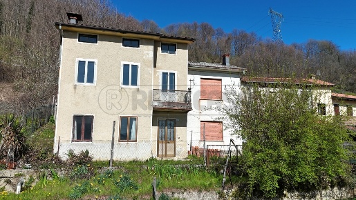 Foto Villa singola a Recoaro Terme di 180 m² con 6 locali in vendita