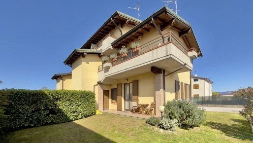 Foto Appartamento in Via Castenedolo 72, Ghedi Centro di 84 m² con 2 locali