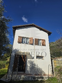 Foto Villa unifamiliare in frazione carletti snc, Ventimiglia di 170 m²