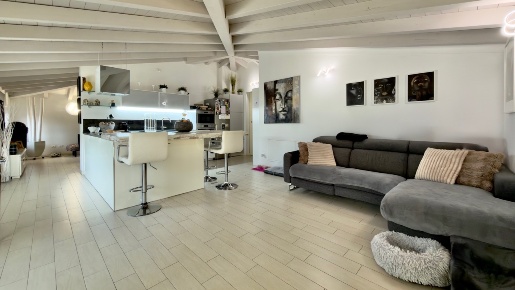 Foto Appartamento in Via X Giornate, Brandico Centro di 146 m² con 3 locali