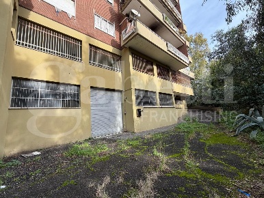 Foto Ufficio in Via di boccea 673, Roma Casalotti di 827 m² con 1 locali