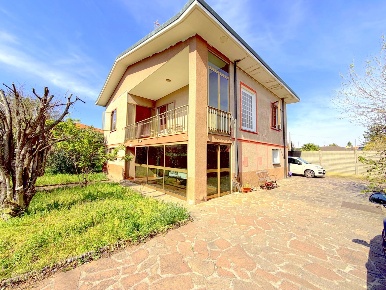 Foto Villa singola a Robecchetto con Induno Centro di 152 m² con 4 locali