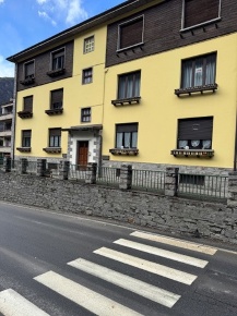 Foto Appartamento in Viale Castelli 48, Varzo Centro di 85 m² con 5 locali