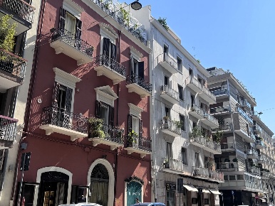 Foto Appartamento in Via Calefati 83, Bari Murat di 180 m² con 6 locali