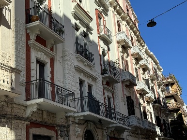Foto Appartamento in Via francesco saverio abbrescia 64, Bari di 115 m²