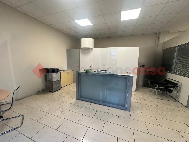 Foto Negozio a Livorno Coteto di 70 m² con 3 locali in affitto