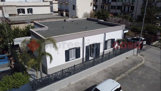 Foto Villa singola in Via CASALEGNO 24, Terracina di 110 m² con 4 locali