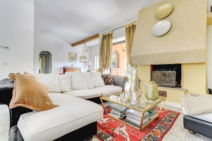 Foto Villa unifamiliare in Largo Olgiata 15, Roma Olgiata di 200 m²