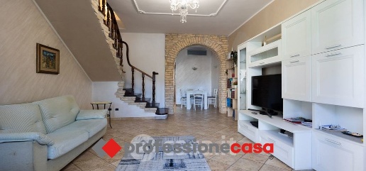 Foto Villa a schiera in Leonardo da Vinci, Pomezia di 115 m² con 3 locali