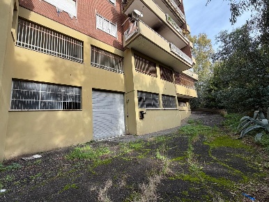 Foto Magazzino in Via di boccea 673, Roma Casalotti di 827 m² con 1 locali