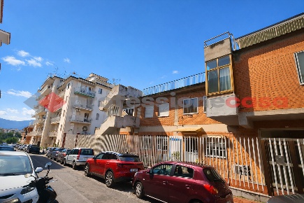 Foto Laboratorio in Via Colle San Bartolomeo 53, Pompei Centro di 165 m²