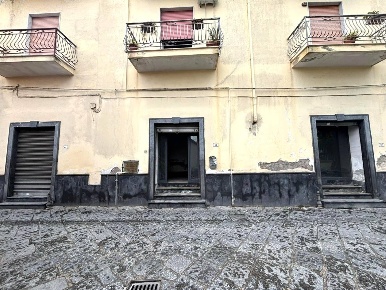 Foto Locale commerciale in orologio, Villaricca di 90 m² con 3 locali