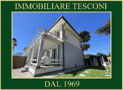 Foto Villa bifamiliare in VIA UMBERTO MADDALENA 5, Pietrasanta di 120 m²