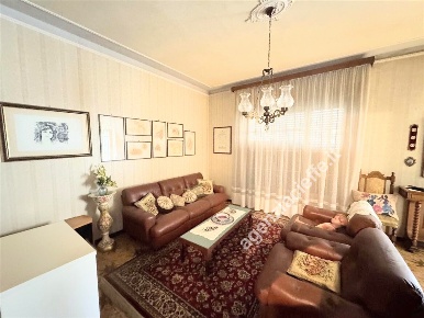 Foto Appartamento a Massa Marina di Massa Centro di 130 m² con 5 locali