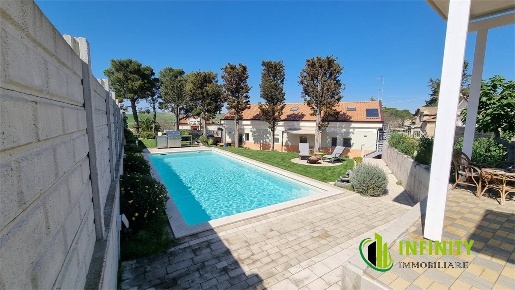 Foto Villa unifamiliare in via Ungheria, Matera Borgo Venusio di 1245 m²